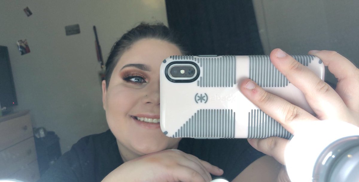 DestinyMakeupby's tweet photo. Who likes makeup? #morphe #contour #kyliecosmetics #morphecosmetics #anastasiabeverlyhills #highlighter #takemebacktobrazilpalette #morpheliquideyeshadow #kisslashes #lashes #kissflirtylashes #eyebrows #elf #mua #columusohio #bookme #like #comment #share #undiscovered_muas https://t.co/V0dXD7xejg