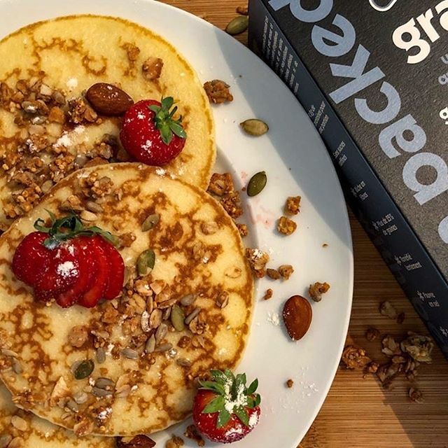 EatNatural_Fr's tweet photo. L’idée brunch du week-end : pancakes parsemés de fruits frais et de granola 👌🏻
#EatNatural #gouter #snack #snacking #healthyfood #healthy #food #instafood #paris #nuts #foooodieee #oatmealporn #cereales #nature #greenlife #breakfast #petitdejeuner #sansg… https://t.co/iaV62k6jjC https://t.co/u2U7UPkXVR