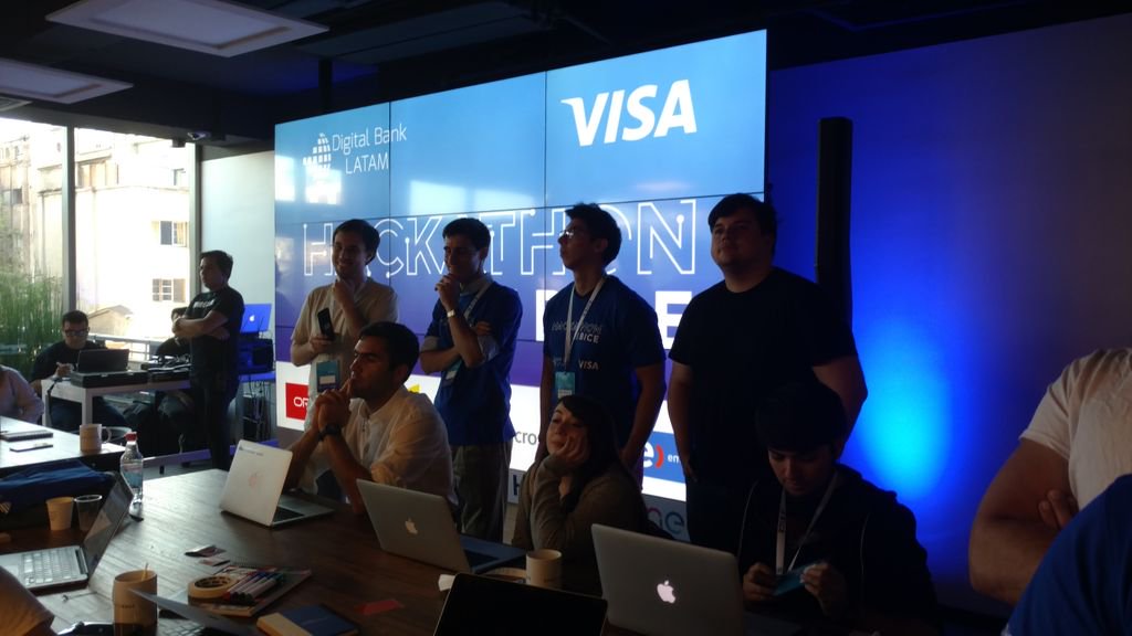 kunder_cl's tweet photo. @kunder_cl en la #hackathonbice  💪 https://t.co/i7rSqGFQXX