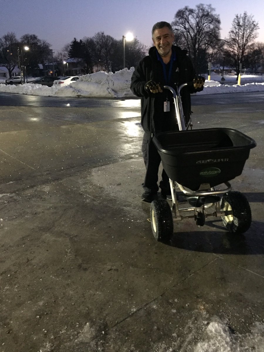 All-Star FOMs like Sal Evola hard at work in the early AM <a href="/ahsd25/">ArlingtonHeightsSD25</a> ! Keeping our schools safe &amp; accessible! We appreciate you guys! <a href="/AHSD25South/">South Middle School</a> #d25ItsPersonal