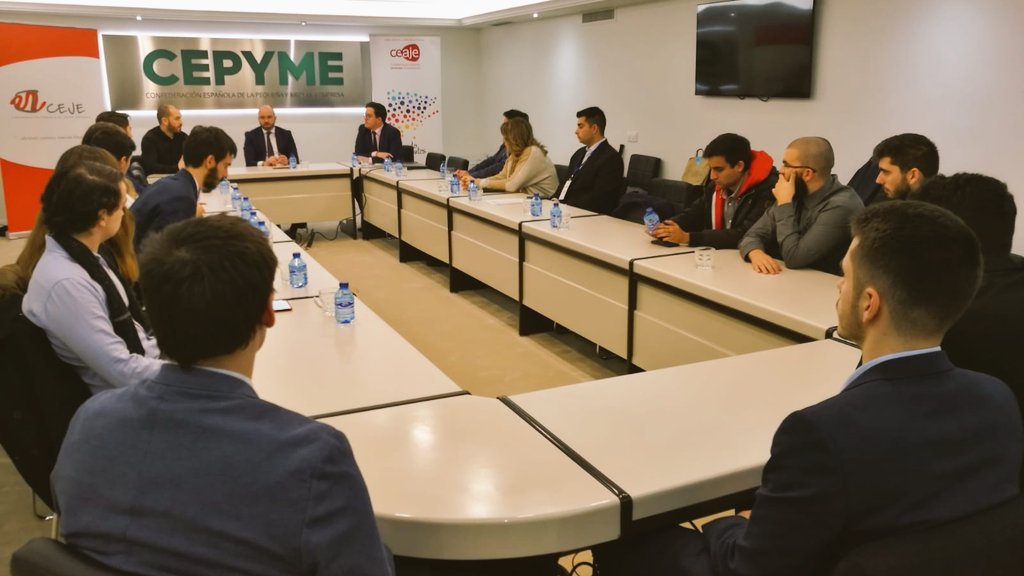 ceje_network's tweet photo. Arrancamos nuestro XXXV #NacionalJE en la casa de los pequeños y medianos empresarios, @cepyme_.

Un año más, los #JuniorEmpresarios junto a los mayores representantes de la juventud y la empresa de nuestro país. ¡Todo un lujazo! https://t.co/4O5u7v1xyq