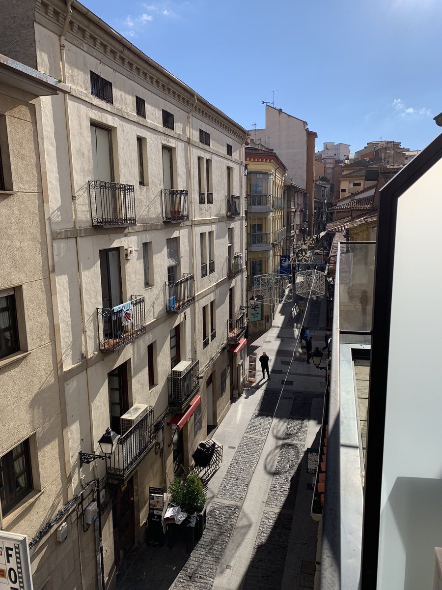 Estoy de vuelta en esta hermosa ciudad! Esperamos el partido el domingo. <a href="/cdnumancia/">CD Numancia</a>