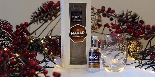 FESTIVE FRIDAY: GIVEAWAY NO2!🎄We are giving away a MAKAR GIN MINIATURE + GLASS GIFT PACK 🍸 All you have to do is follow us on twitter and retweet this tweet for a chance to win! Winners will be announced on Monday 3rd December... Get sharing and following!🍸#gin #ginandtonic