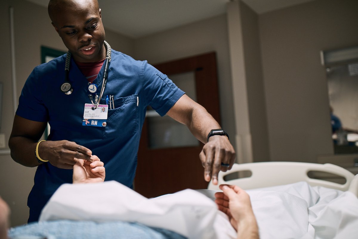 _futuresmag's tweet photo. Serving part time as a flight medic in the @USAFReserve and working full time as a registered #nurse in the civilian world helps Jurell advance his career aspirations both in and out of the #Military. https://t.co/VXKPIYmaSu