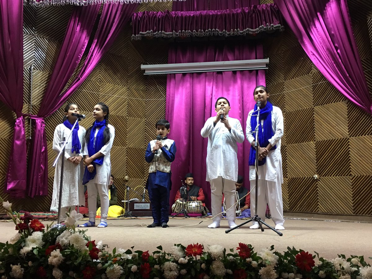 paramiyer_'s tweet photo. Superb Swachhata song by schoolkids at Nainital this evening. “Kooda kachra saaf karenge, Bapu hum”. Wonderful end to all day regional workshop on @swachhbharat and rural water supply. #Swajal https://t.co/nYsk88gAfF