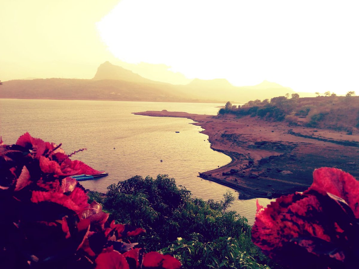 Ranwara_camping's tweet photo. Lets Go Camping! & Look at the Stars in Clear Night at Ranwara Pavana Lake Camping near Pawna Lake, Pune.⠀
Visit:https://t.co/13r38s6X3C⠀
Call: +91 8806227171⠀
#camping #camp #ranwara #hiking #outing #mountain #nature #rain #tent #comuters #travel #lake #pawna #BBQ https://t.co/RsbewfGDHu
