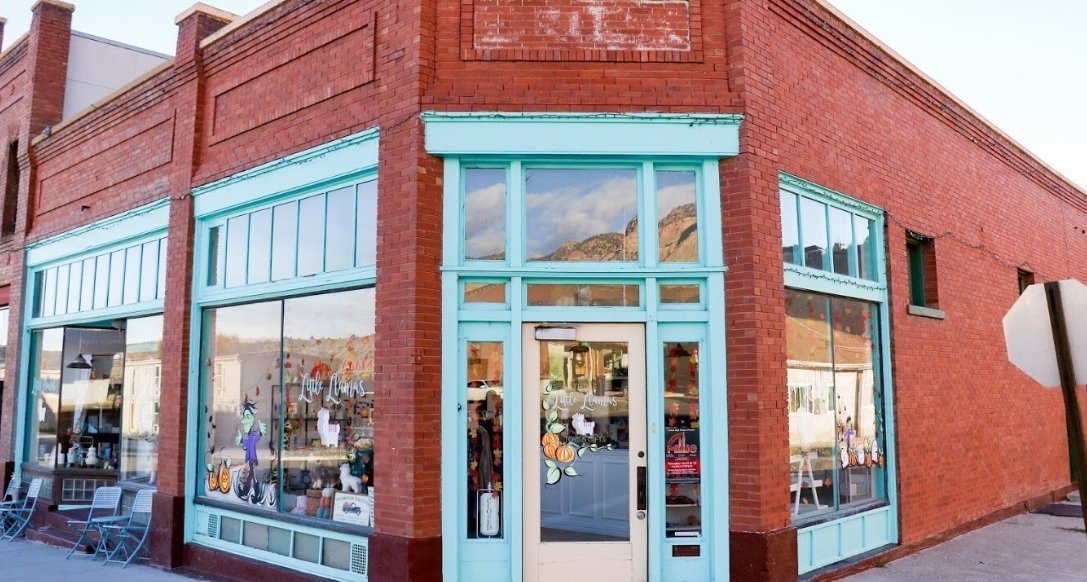 Architects are designing life into storefronts across the country. Find out how: bit.ly/2FtmG9J https://t.co/NQA127vHQV