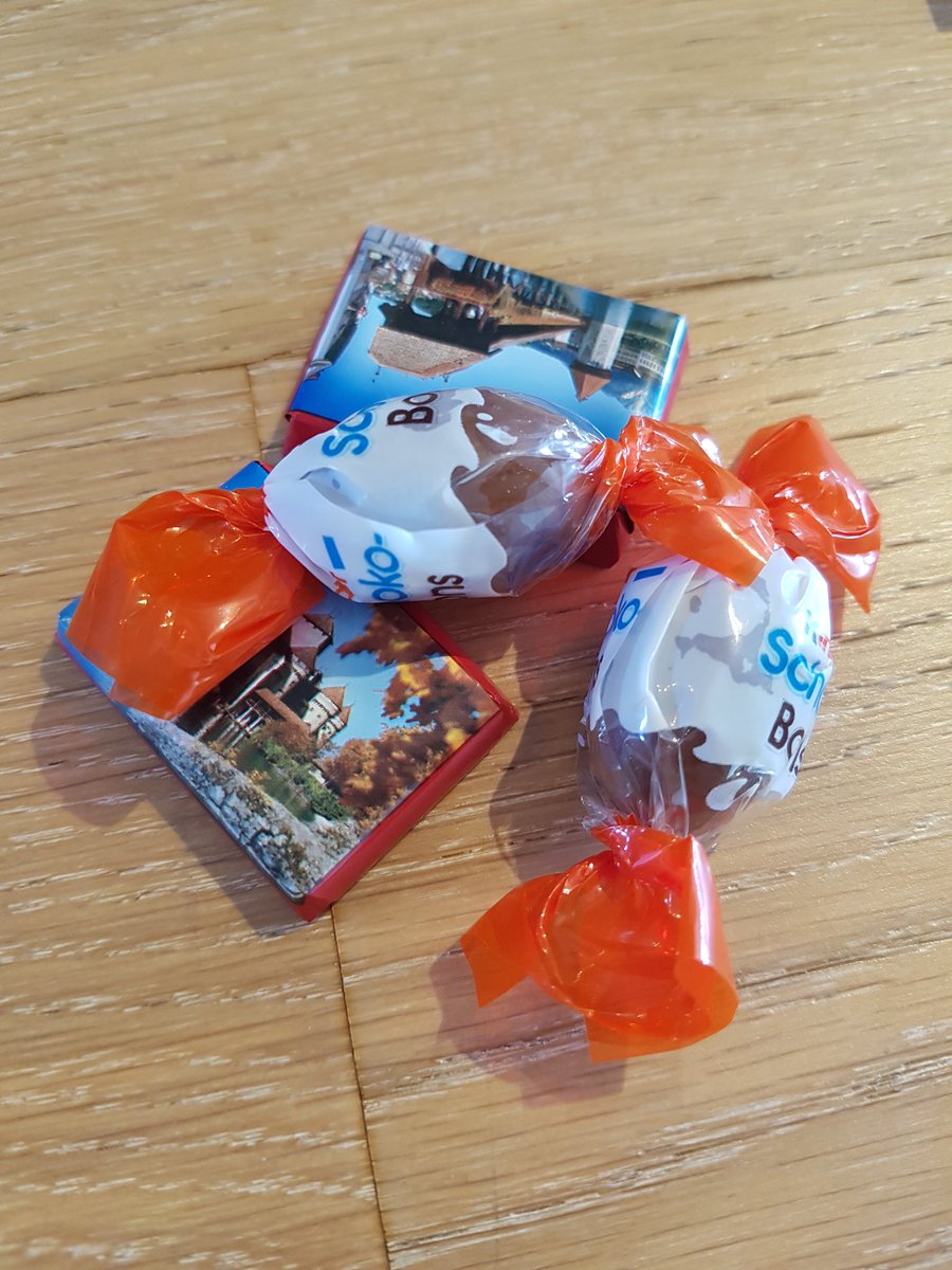 Quand une collègue t'apporte des chocolats pour t'aider à te remettre d'une déception <3 #solidarité <a href="/emilieguyot44/">Émilie Guyot</a>