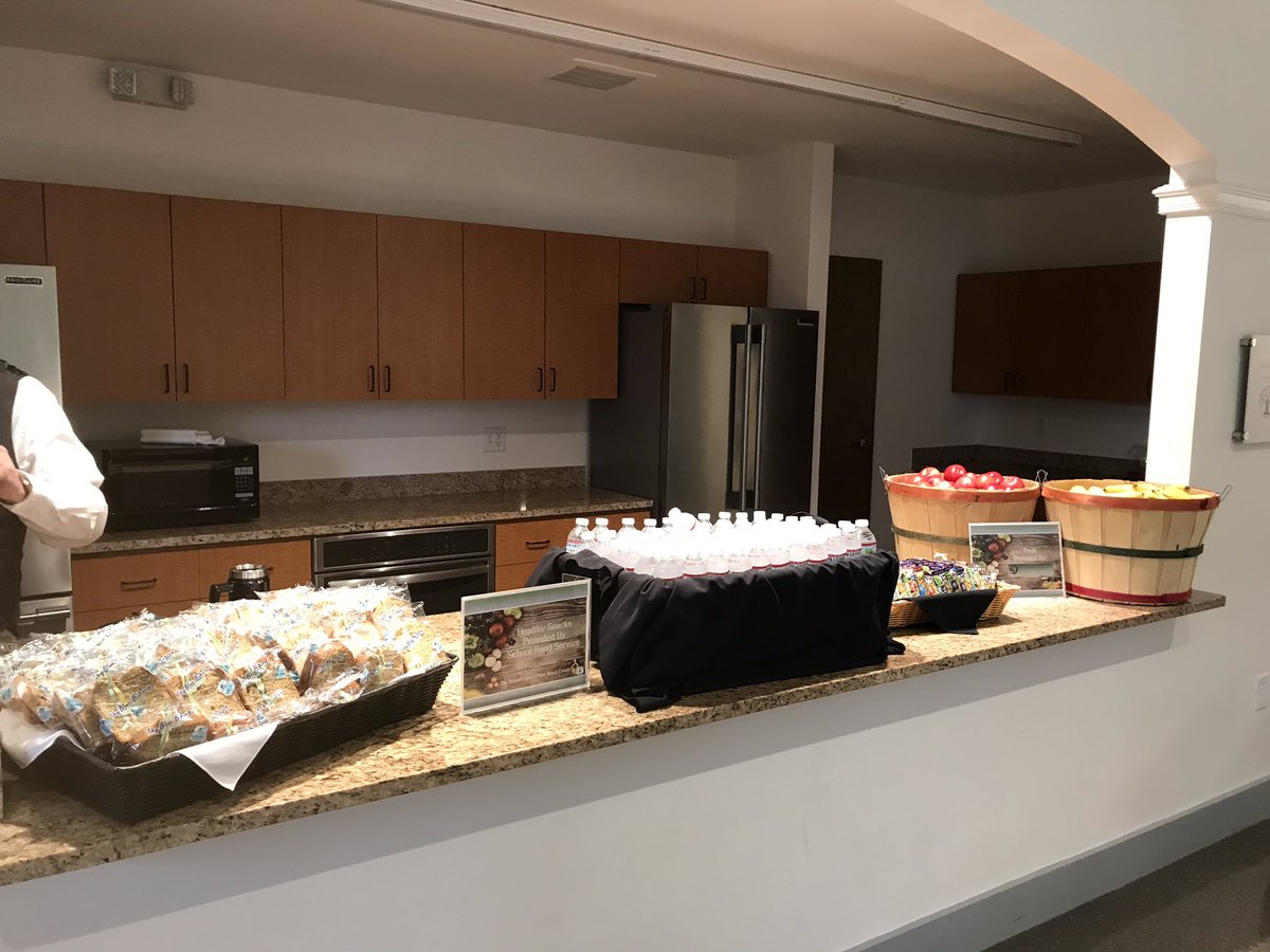 cphillips561's tweet photo. Ready for 140 GSA club participants at YES. Thnx to School food service for snacks! @PeteStewartMPH @DianaFedderman @pbcsd https://t.co/0ThBSTyKFs