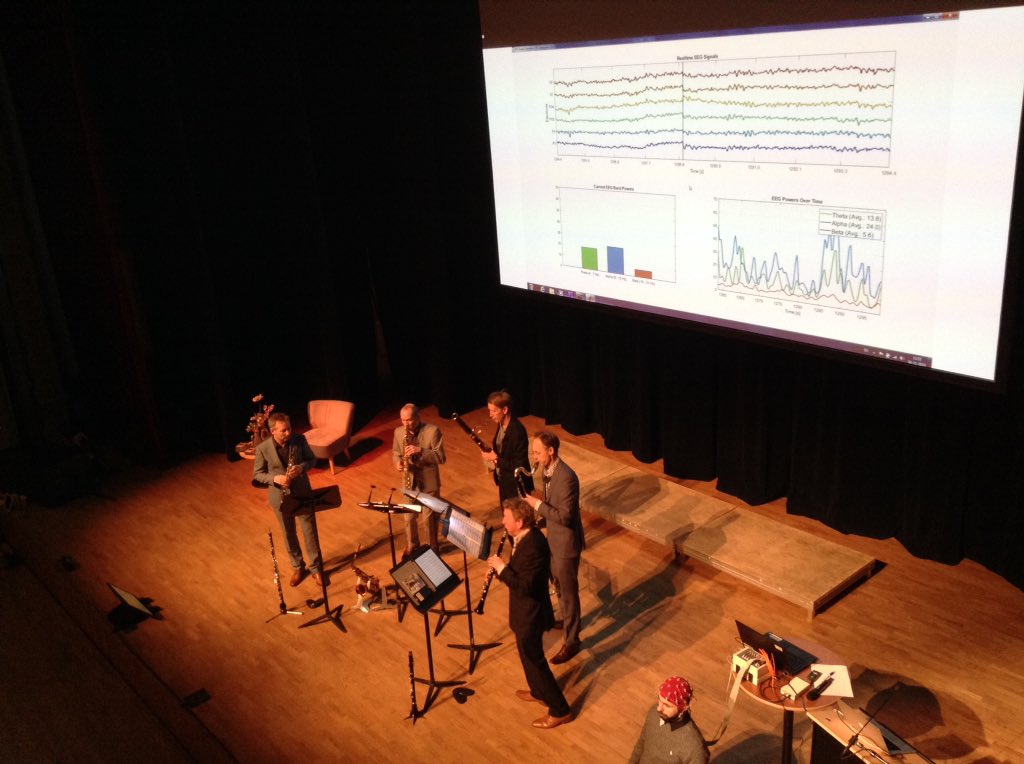 LeidenPsy's tweet image. &apos;Zoveel mogelijk triggers loslaten op de hersenen&apos;, zegt de hoboïst van het @CALEFAX quintet op de @LIBC_Leiden #LIBC #LIBCpublieksdag #publieksdag