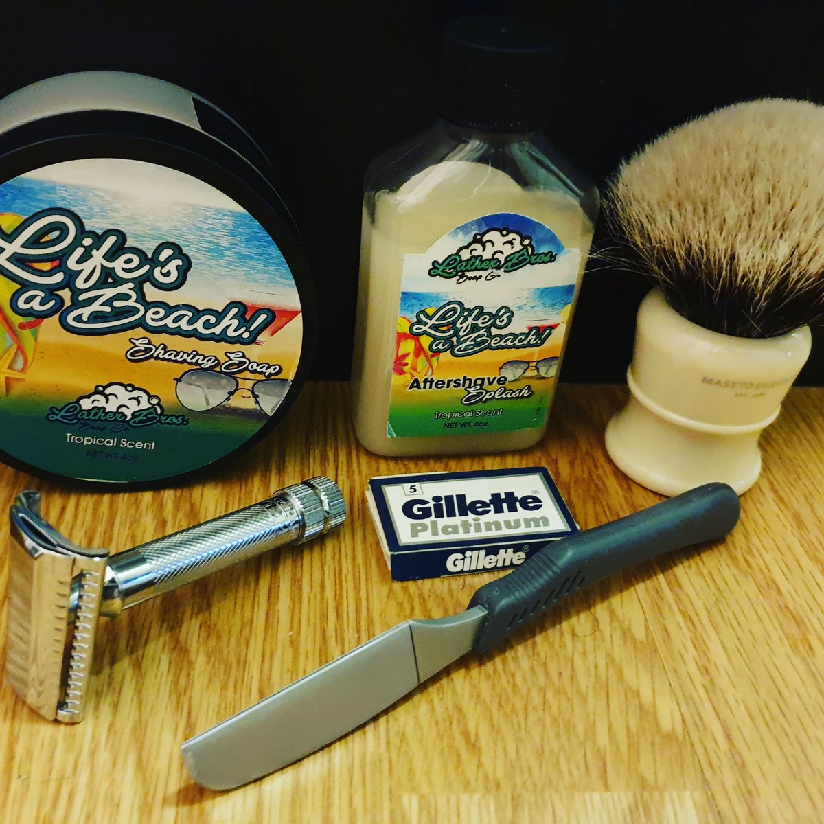 shave7razor's tweet photo. #SOTD #faceshave #straightrazor #Kamisori #cjb #featherblade #headShave #merkur #37C #gillette #latherbrossoaps #maseto #platinum #badger #wetshaving #shaving #shave #wetshave #wetshavers #weekend #friday #Oslo #Norway #shave7razor @shave7razor #shavelikeaman @Allwetshavers https://t.co/iYFplOPBe4