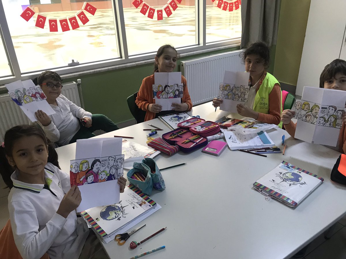 MagdaYetis's tweet photo. Here are our book reports @ilhnTunali @Sedaahan8 @HaleAcar9 @KevsGunesMetin https://t.co/rimsCAz5li