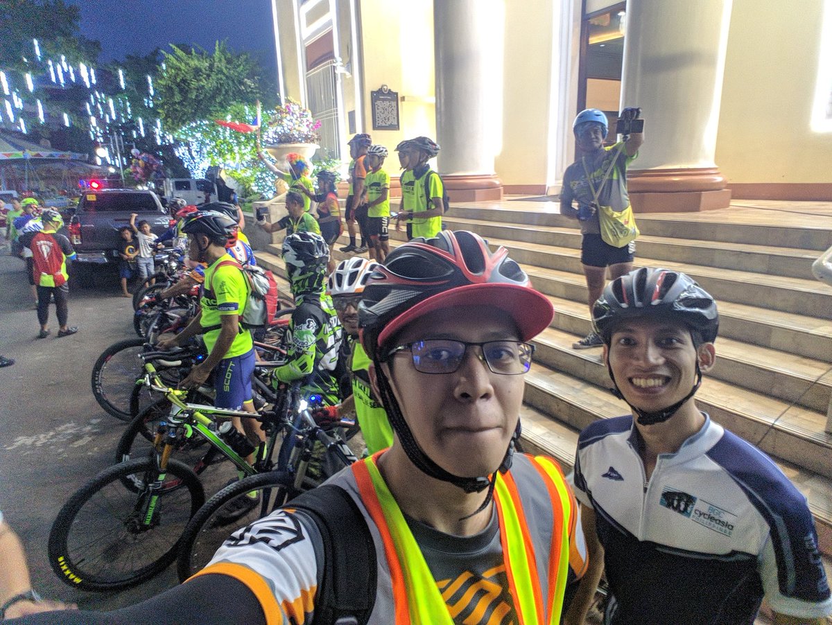 123339805's tweet photo. 54 km ang akong gibike karong adlawa. Pero layo ra kumpara sa halos 1800 km sa mga Firefly Brigade, gikan pa sila Baguio. Welcome to Davao City!!
Mintal - Alveo - Mintal 🚲
#ToF2018
#FireflyBrigadePH https://t.co/6PbBsUAT7F
