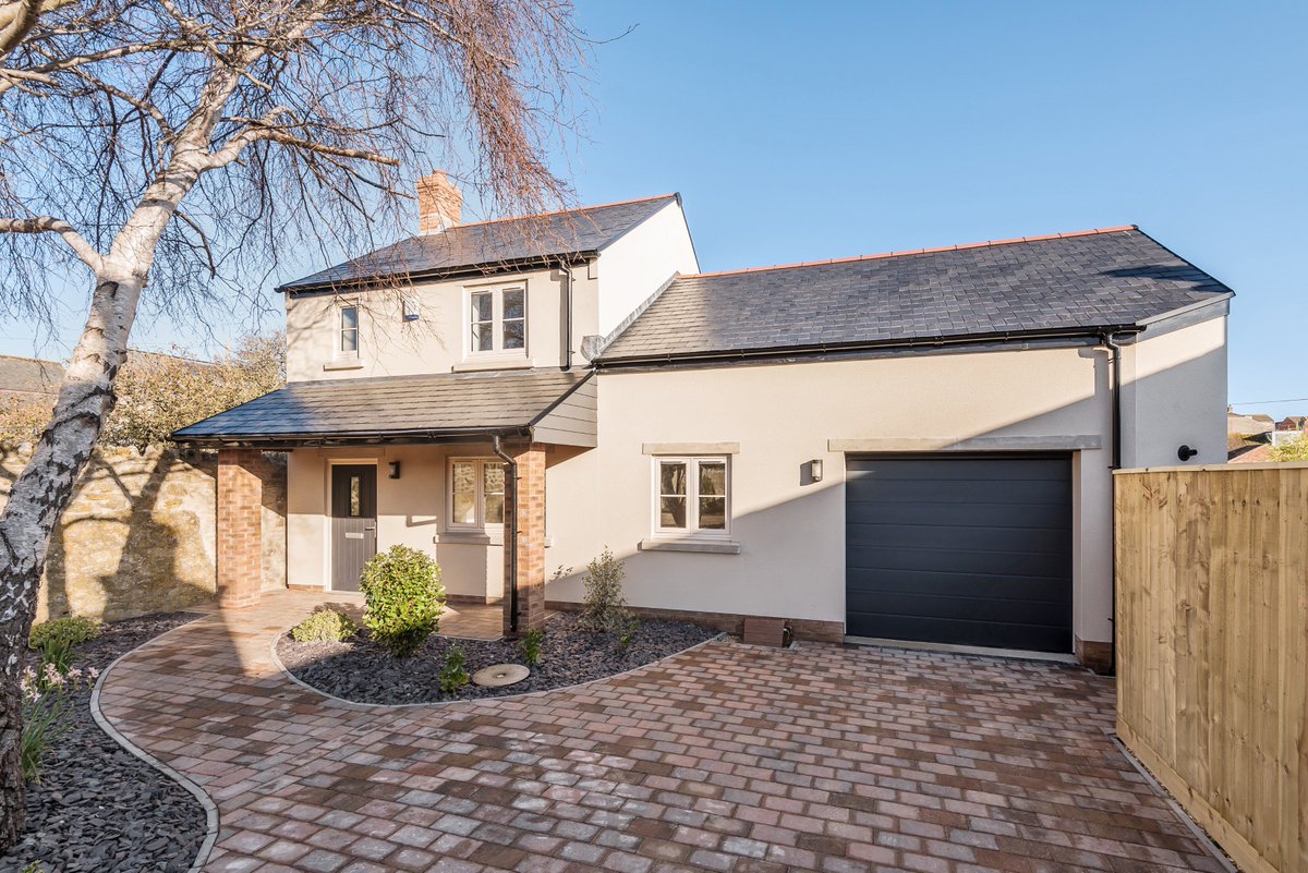 SymSamPoundbury's tweet photo. Stunning New Home now available to purchase within Wyke village #weymouth Open day 06/12/18. #property #newbuilding Call 01305 251154 to book an appointment. https://t.co/YEpcKEBbZ9