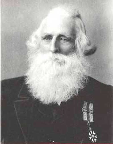"Mrs Dennis (wife of Consul G. Dennis) was sitting on a chair and hiding under an enormous crinoline the most precious pieces which gradually came out from the tombs. Dennis was secretly excavating on behalf of the British Museum."
Paolo Orsi #archaeologist Gela 1863
#Sicily