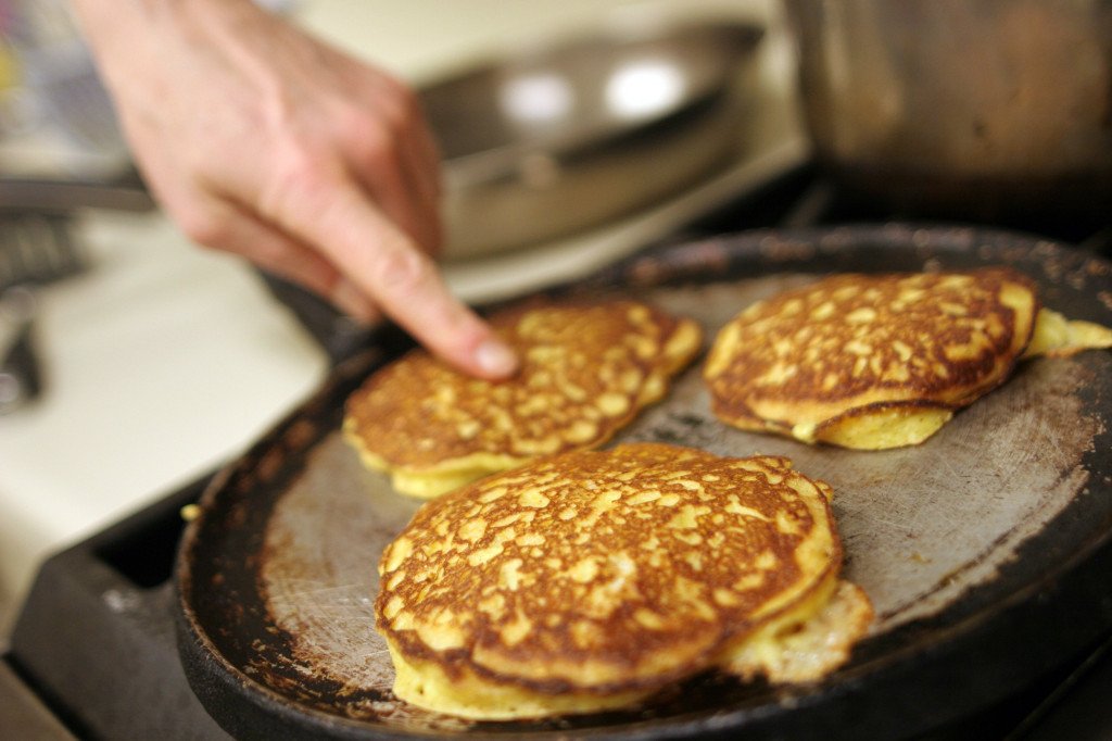 GraceAnneDecor's tweet photo. RT @foodofhistory: Secret To Fantastic Pancakes? You, The Cook 
Learn how to be *even more* awesome.
https://t.co/kQGmseXACH
#cooking #realfood https://t.co/ceMeUxraIv