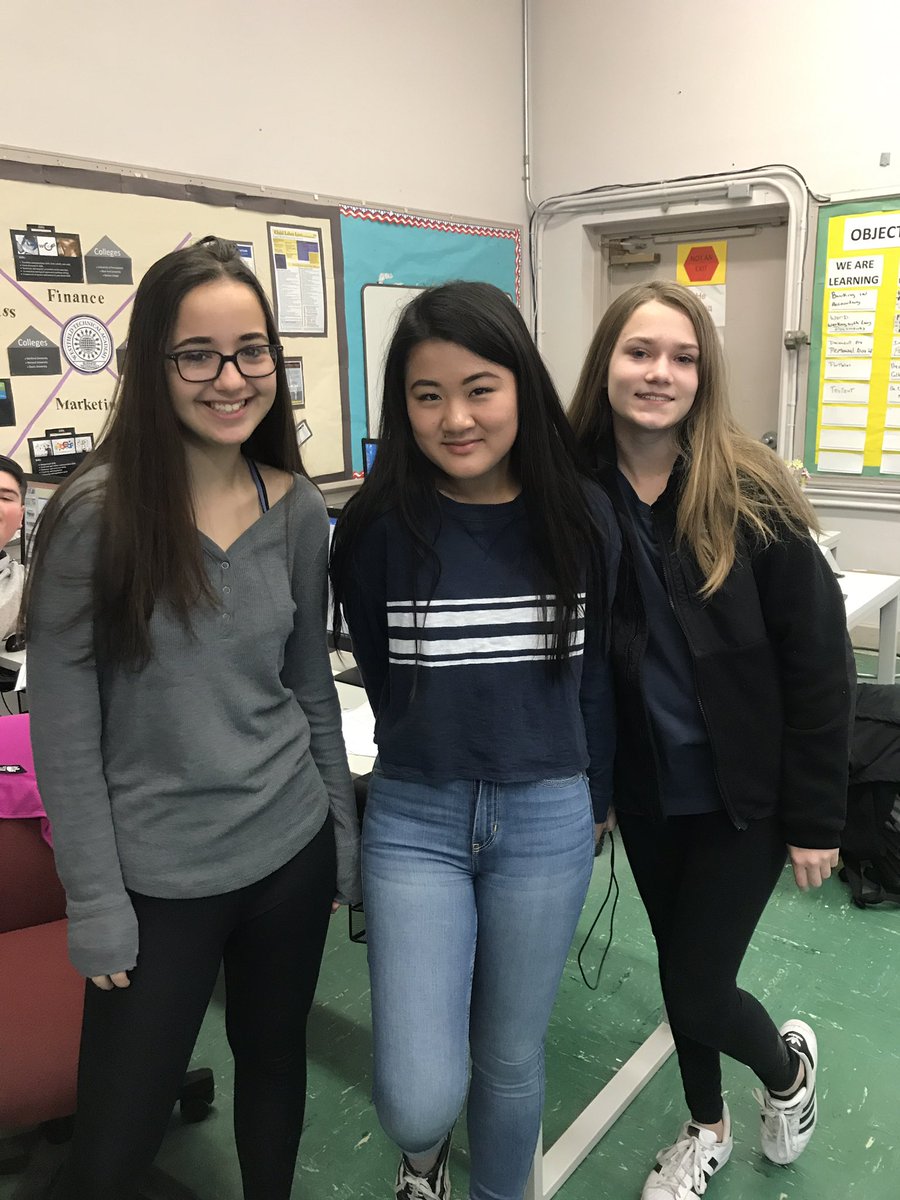 WTA_Bus_Tech's tweet image. Some of our fabulous freshmen for week 3! 👍🏻