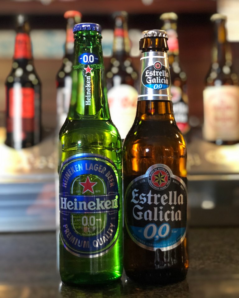 opencafe88's tweet photo. ¿Te apetece una cerveza sin alcohol? En Open Café te damos varias opciones. Aquí te presentamos nuestra fijas. Dos grandes 0,0 que seguro cumplirán tus expectativas. #openízate #estrellagalicia #heineken https://t.co/wmRGehFvVY