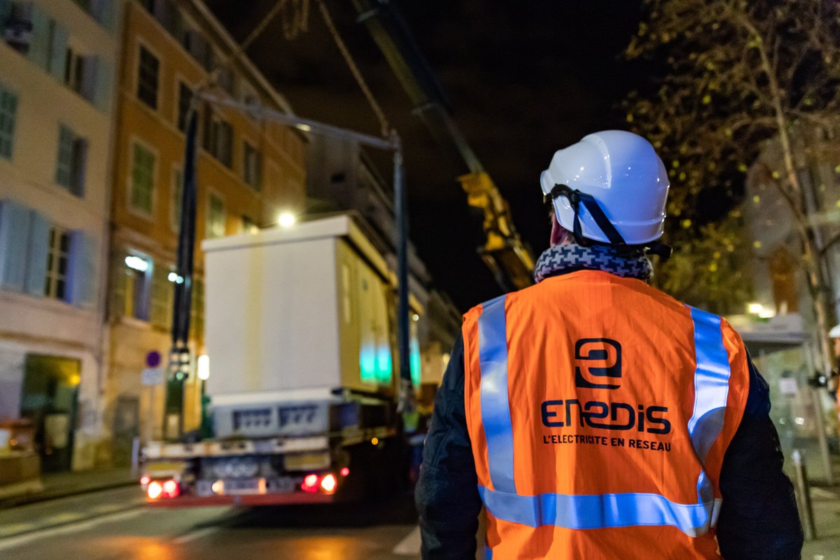 Cette nuit <a href="/enedis/">Enedis</a> a installé un nouveau poste de  distribution publique d’électricité rue d’Aubagne pour renforcer la sécurité d’alimentation électrique du quartier de Noailles, à <a href="/marseille/">Ville de Marseille</a> #servicepublic #solidarité