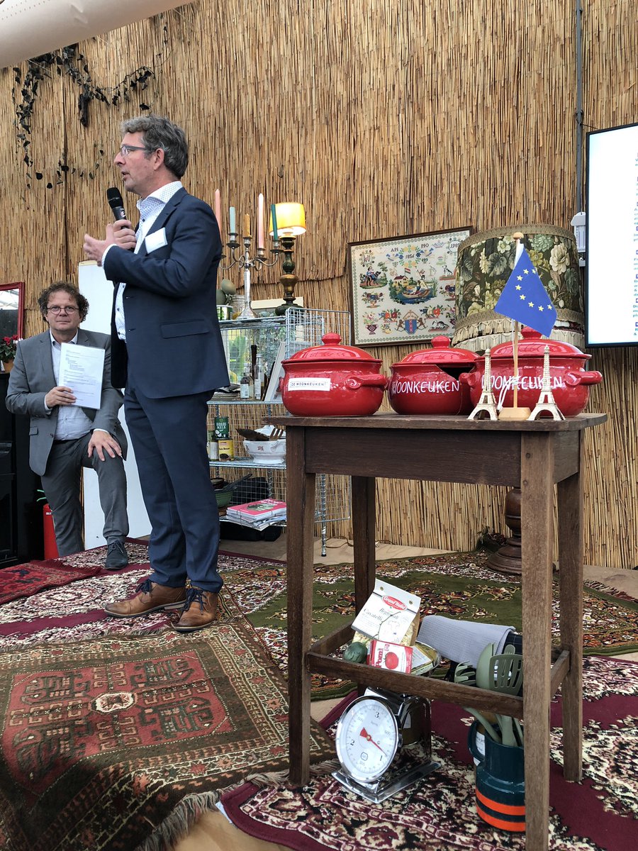 Paul Kuipens van <a href="/BouwendNL/">Koninklijke Bouwend Nederland</a> @bouwendnloost over circulaire bouw. Levensduur van materialen kan langer. Transitieagenda is nodig! <a href="/De_Woonkeuken/">De Woonkeuken</a>