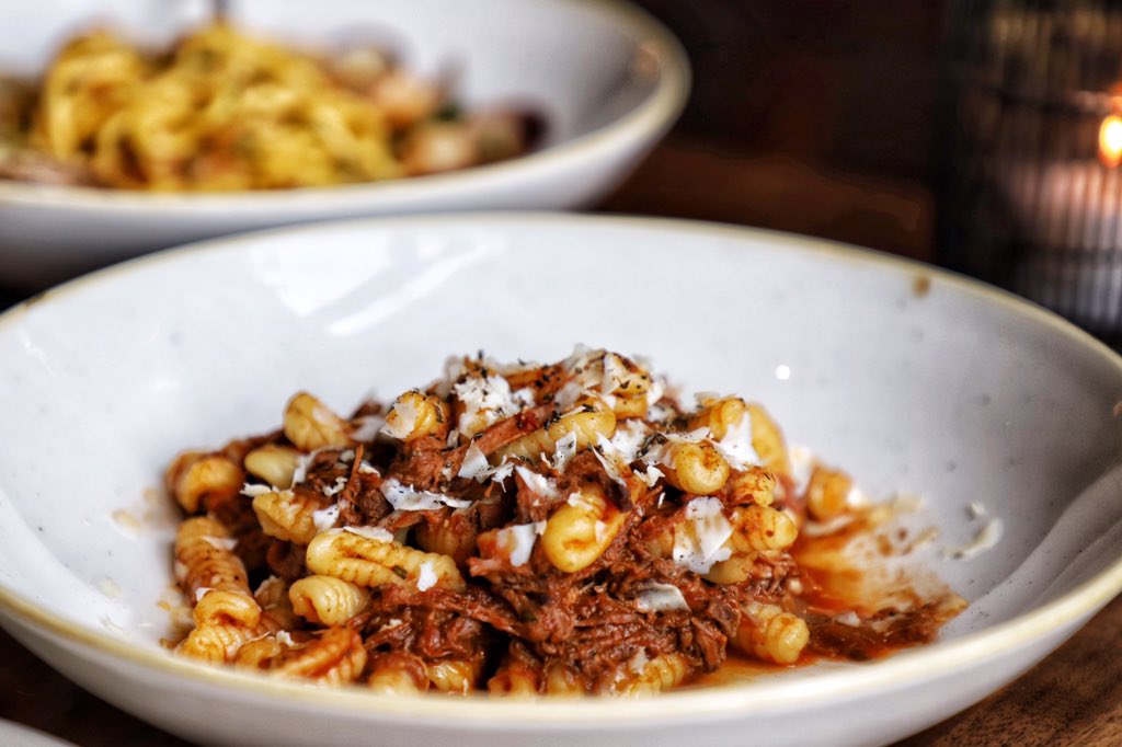 Fresh housemade pastas made DAILY with ❤️... Cavatelli Napoletana
san marzano tomato braised beef, red wine, rosemary, black pepper, ricotta salata. #eeeeeats #friday #tailofthefox