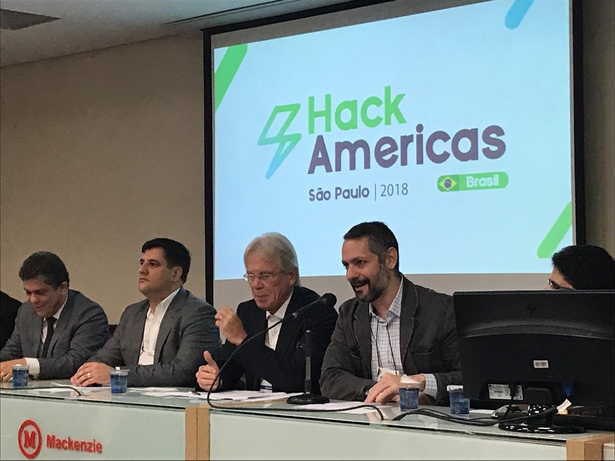DalveSoriaBID's tweet photo. #Hackamericas São Paulo. Apertura. @BIDtransporte @bidbr https://t.co/RxV19WAjgb