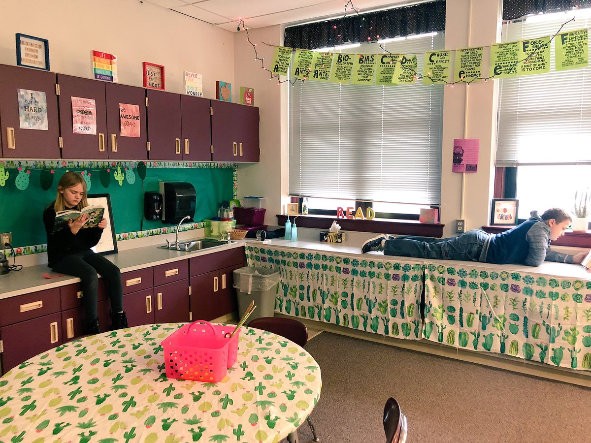 MissMarinkov's tweet photo. My favorite part about our independent reading time is the seating arrangement. Kiddos can lay/sit/stand/curl up in a ball anywhere they want! It makes it so much more enjoyable for them and creates an encouraging reading environment! #cwrocks https://t.co/3waXLNmDo5