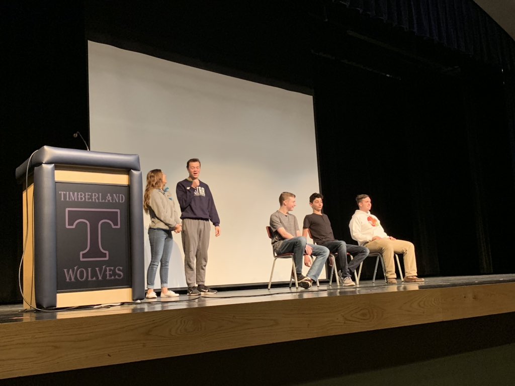 LinkLeadersTHS's tweet photo. Packed theater for session one of #THSLitFest18 with the Timberland Improv Troupe! So much fun! 👏🏻 https://t.co/sf60GdrWx7