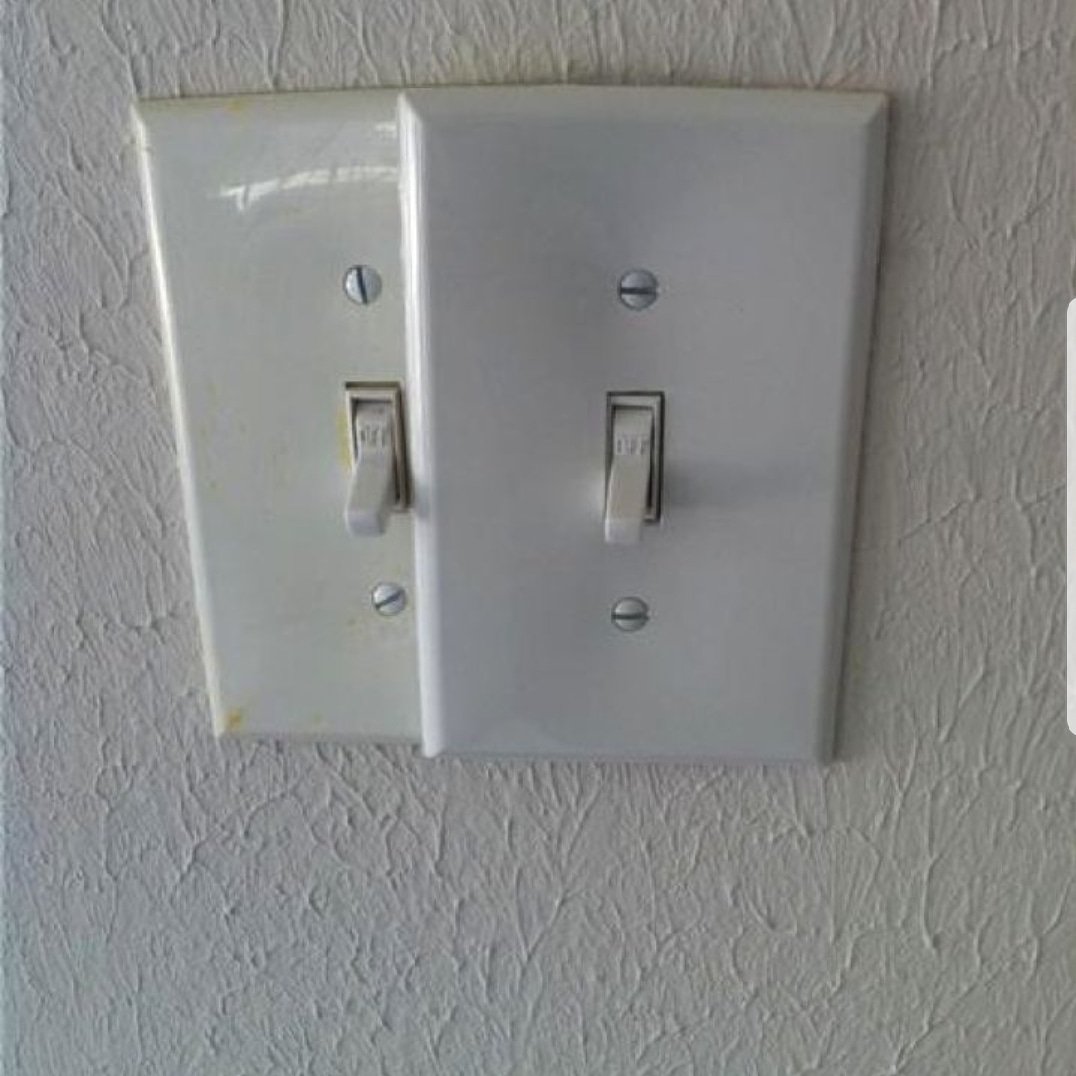 Marcia__Thomas's tweet image. What's happening here....Who thought this was a good idea? No....just no......🤣

HOME FAIL FRIDAY 

#MarciaMarksItSold #homefailfriday #homefail #youhadonejobtodo #justwhy
