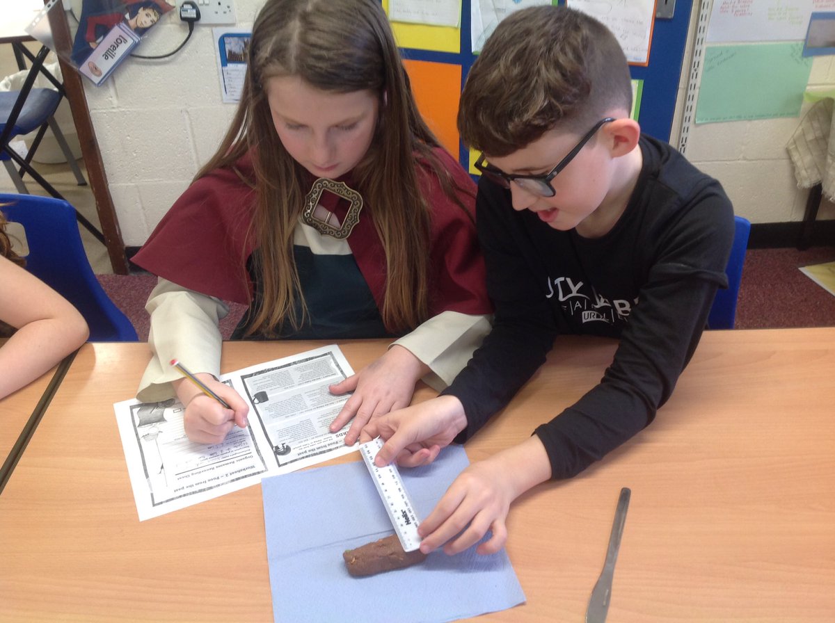 MrsCyear5's tweet photo. Thank you to all the parents who came in to help help Year 4 archaeologists dissect their Viking poo this afternoon! #lovescience #vikingscience https://t.co/AsKkuam2QK