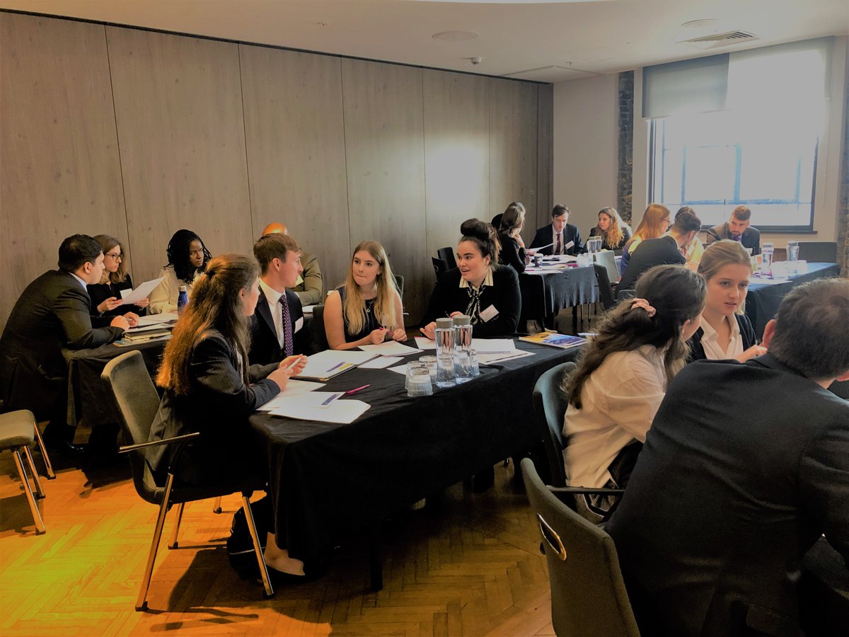RopesGrayGrads's tweet photo. Thanks to all the students who took part in our workshop @lawcareersnetuk! We hope you have all gained a better understanding of how lawyers negotiate to win the points that really matter for their clients. #LCNLIVE18 #futuretrainees https://t.co/VMTMDayl2y