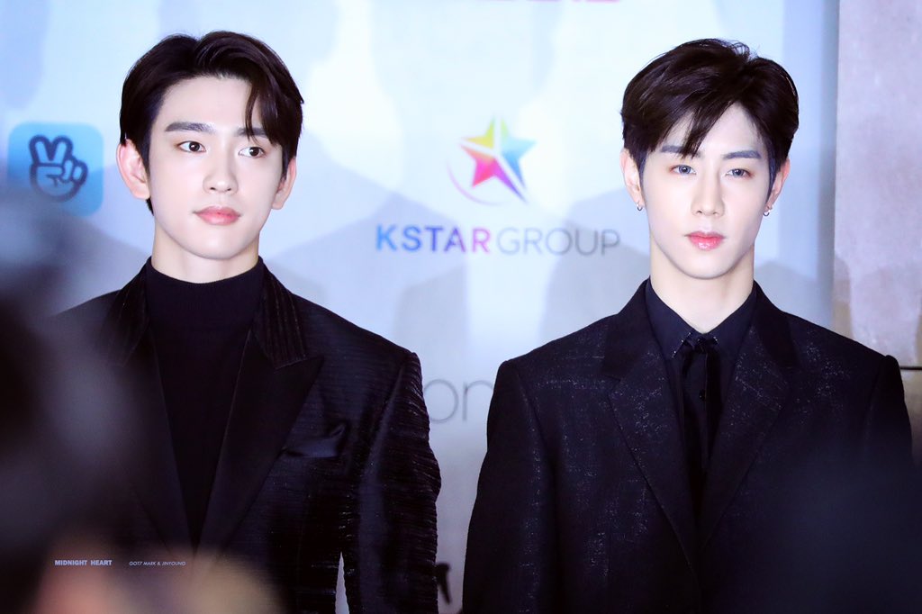 MidnightHeartmj's tweet photo. 181128 AAA 내 사랑이다,, 👍🏻💛 #GOT7⁠ #Jinyoung #Mark #갓세븐⁠ ⁠ #진영 #마크 https://t.co/szIFABa7v6
