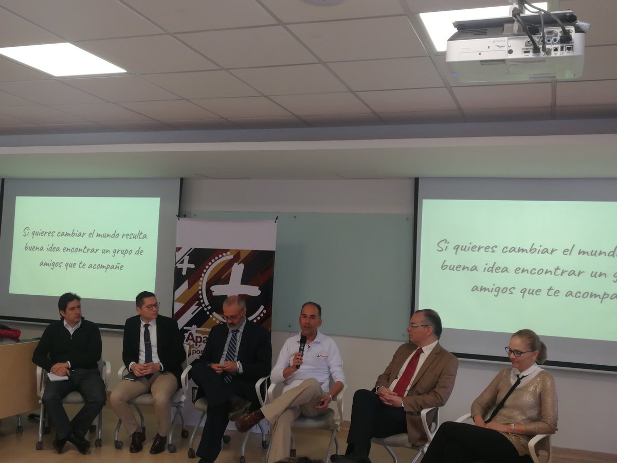 MasApasionados's tweet photo. Continúan los #MasApasionados ahora hablando de currículos transformadores en nuestro espacio de conversar con amigos @unisabana @RedCreaCO @andreschiappe @lacucaramacara @amejiav17 @MasApasionados https://t.co/R3xSgUNChv