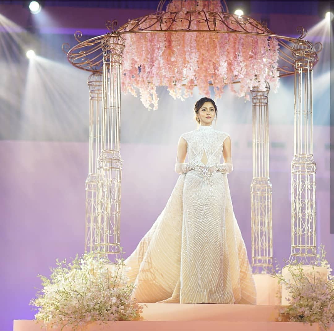 kimchiufanatics's tweet photo. Kim Chiu for Francis Libiran
#DreamWeddings 😍

So classy and elegant! You're so beautiful, @prinsesachinita 😍 https://t.co/YEZlHcT15y