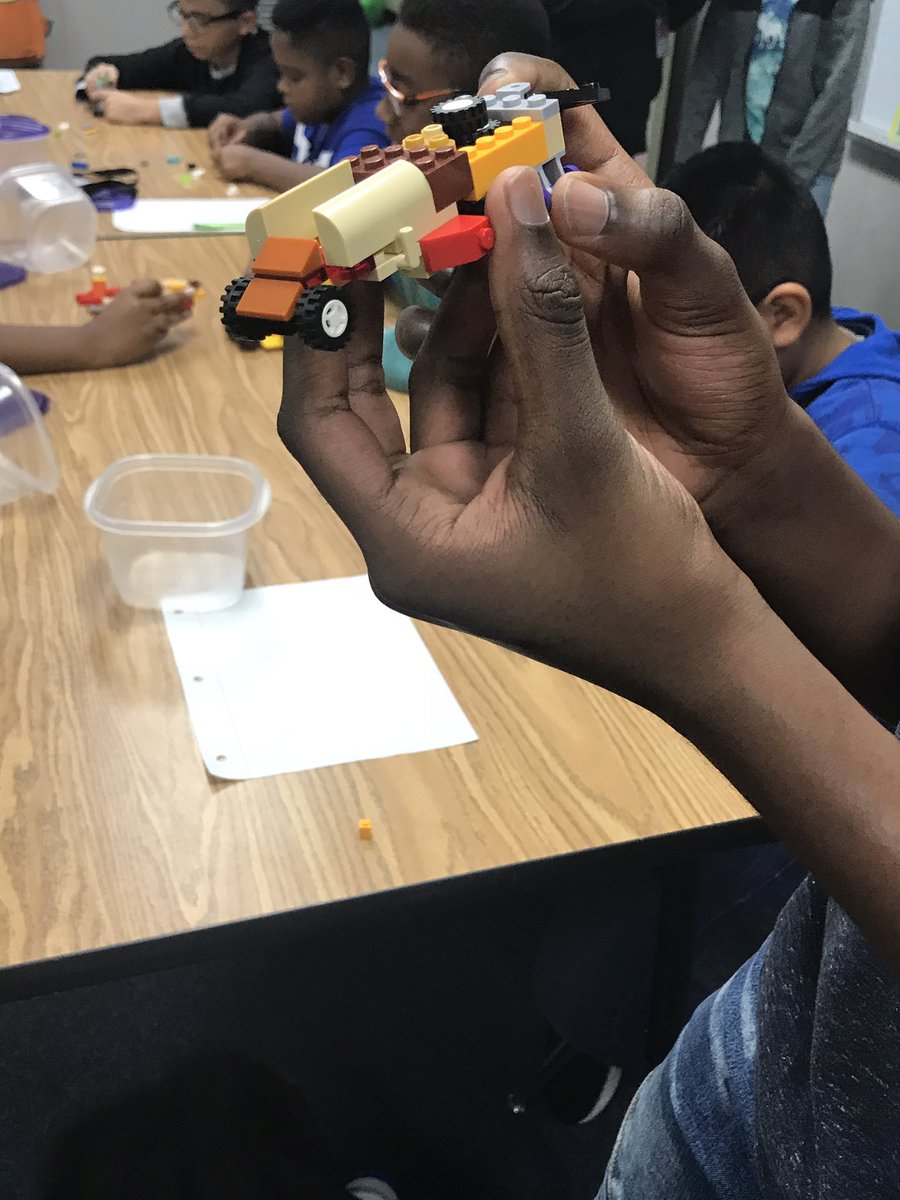ncarroll9876's tweet photo. #wearewalker
Friday morning Power Hour clubs-
Super creative 5th grade LEGO club in Mrs. Furlong’s room and the Puzzle club with Mrs. Gonzalez! ❤️❤️ https://t.co/KNvLCz9eH6