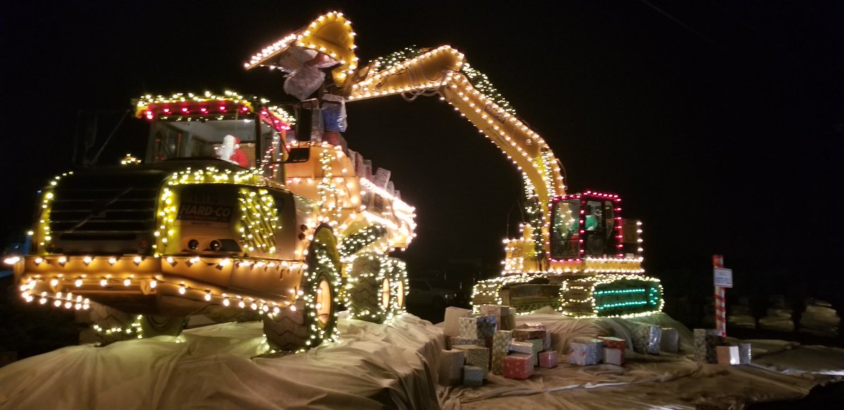 HardCo1's tweet photo. Santa's getting ready for his big day, come and check out our Christmas display!! Located at 4900 Thickson Rd N, Whitby. A BIG THANKS to Owen at CBX Corporation for all of his hard work on this project!! https://t.co/YbURjB0FWN