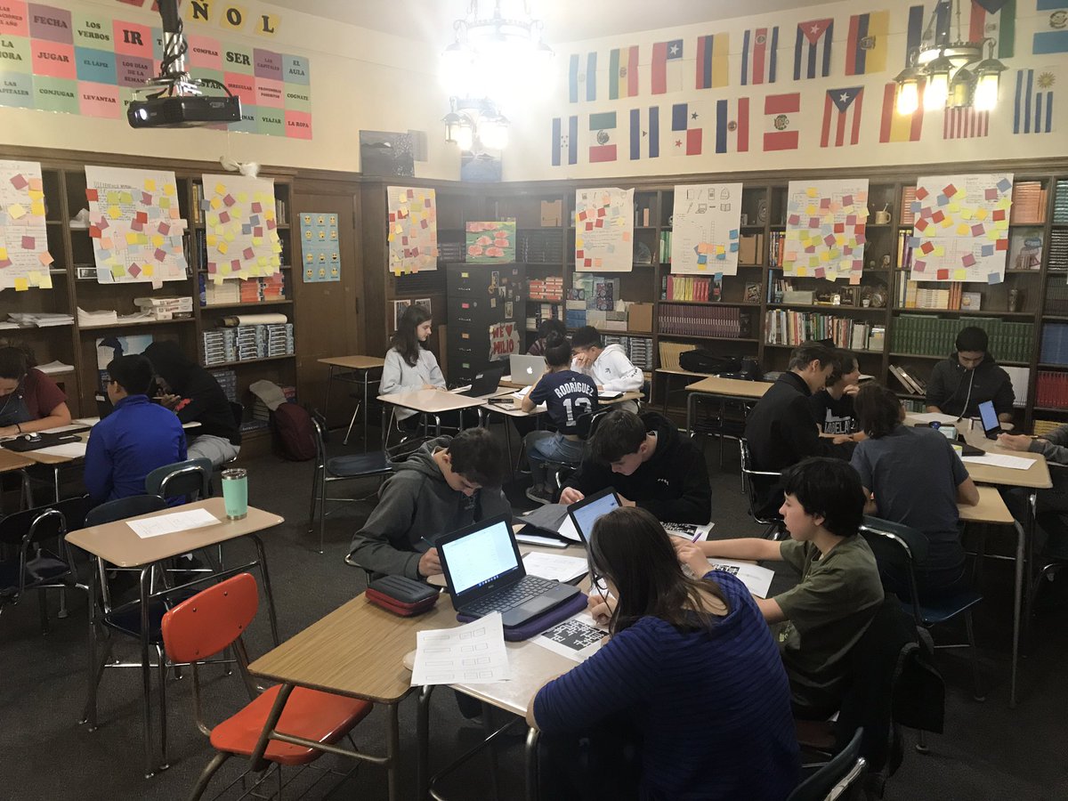 MrsPetruolo's tweet photo. Table review in rotating stations! #dfhs2019 #spanish2 #viernes @johnfalino1 @careim2 @meg_sard @addonam https://t.co/CNGanKSPCM