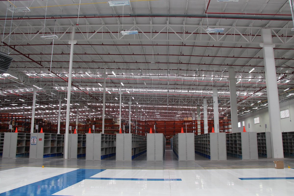 StellantisNA's tweet photo. The @OfficialMopar Parts Distribution Center in Winchester, Virginia, has been awarded Bronze status in World Class Logistics, the second FCA distribution unit in North America to reach the honor: https://t.co/zwE6oKucXH https://t.co/OskbxBFTeK
