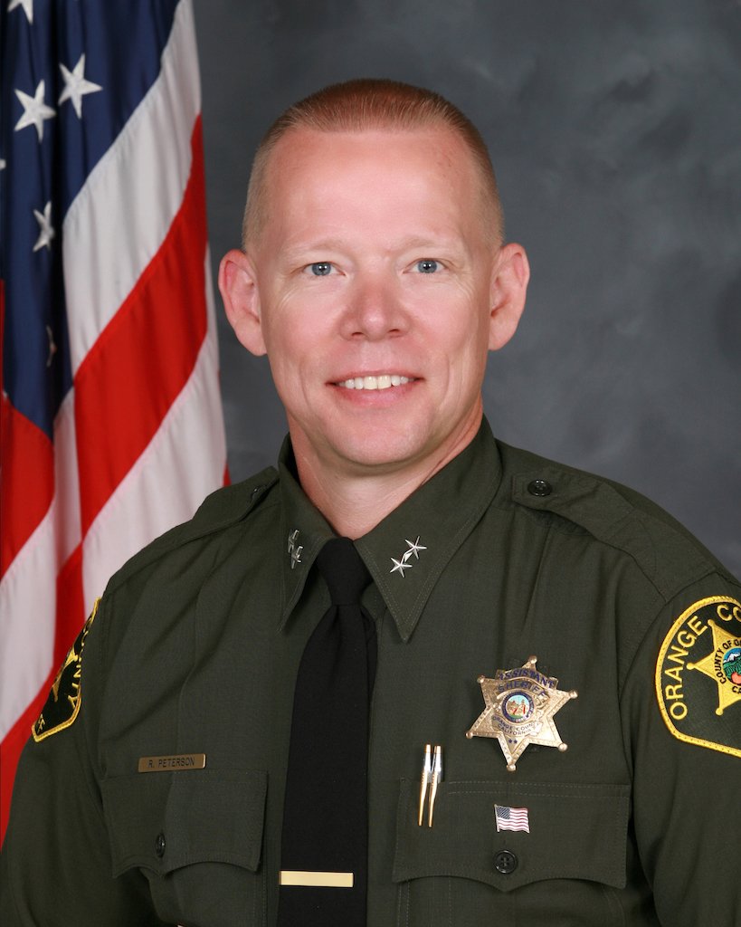 BTBadgeNews's tweet photo. Sheriff-Elect Don Barnes names Bob Peterson new @OCSheriff undersheriff of Orange County https://t.co/PBOUTyhLde #OCSD #OrangeCountySheriff #sheriff #sheriffsdepartment #sheriffsdept #OrangeCounty #lawenforcement #community https://t.co/lUJW1BtjLY