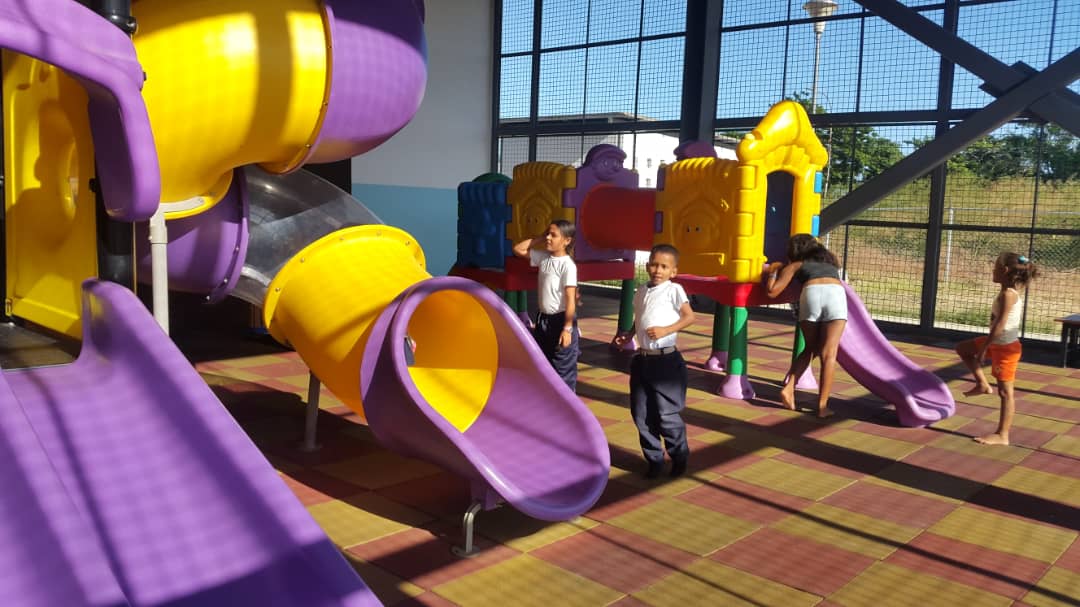 #26Noviembre Ping Pong, Musculación y Actividades Recreativas #PazyVidaNE #SomosPazyVida <a href="/mimouvargas/">Alexander Vargas</a>  <a href="/DanteRivasQ/">Dante Rivas</a> <a href="/Evelyn_guillen/">evelyn guillen</a> <a href="/DPresidencia/">Despacho Presidencia</a> <a href="/DPazyVida/">Despacho Paz y Vida</a> @FunMovPazyVida <a href="/NicolasMaduro/">Nicolás Maduro</a> <a href="/AsuntosDPaz/">Asuntos para la Paz</a> <a href="/dcabellor/">Diosdado Cabello R</a> <a href="/Juniorgpsuv/">Junior Gómez</a> <a href="/Fundamimouv/">Fundación Alexander Mimou Vargas</a> <a href="/MPV_NVAESPARTA/">Paz y Vida Nueva Esparta</a>