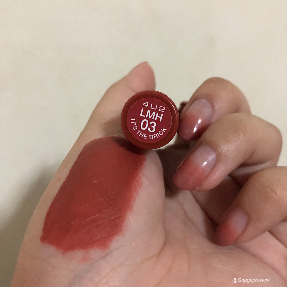 Gopgapreview's tweet photo. ชอบอ่ะ ลิปจิ้มจุ่มตัวใหม่ของ 4U2 Cosmetics
สวยไม่ไหวแล้ว สี 03 ฮือ เป็นโทนแดงอมส้มตุ่นๆ
ละมุนมาก แล้วแพกเกจโคเรียสุด สีดี ติดทน
129 บาทอ่ะ จำเป็นต้องสวยขนาดนี้มั้ย

📌พิกัด Eveandboy และวัตสัน https://t.co/SqcWMGFI1R