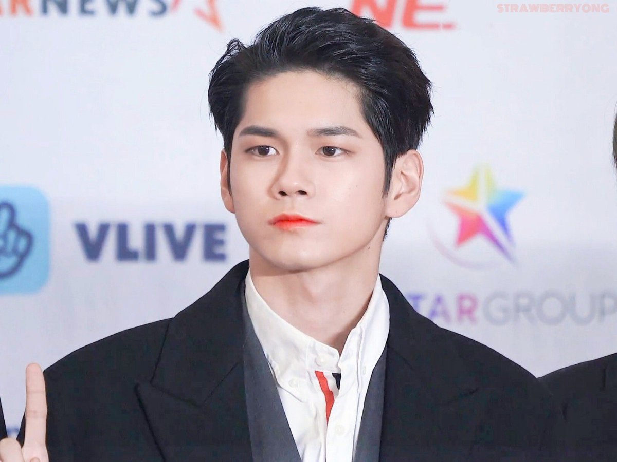 strawberryong_'s tweet photo. #옹성우 https://t.co/u8iRAmSflZ
