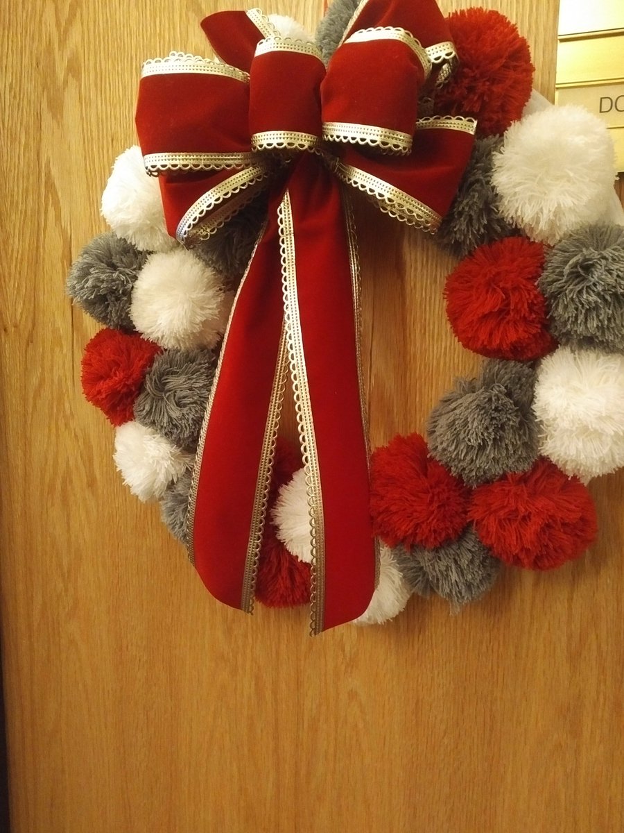 AshfordPlaceHC's tweet image. It's beginning to look a lot like Christmas at Ashford Place.   Almost every suite in our Assisted Living is dressed with something festive.  @TrilogyLiving