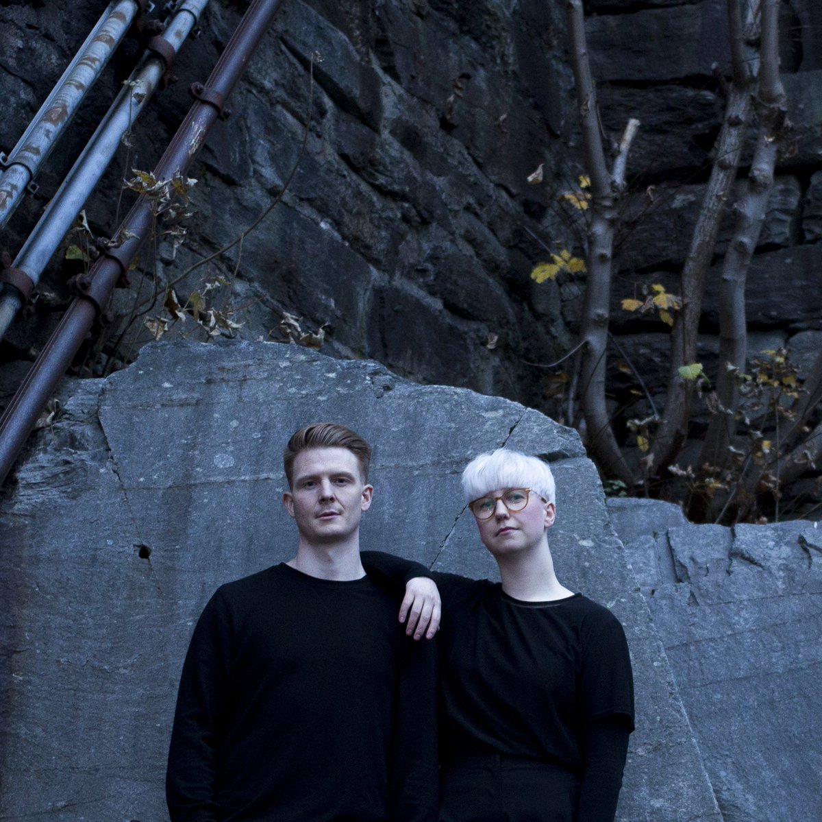 .<a href="/theotherendband/">The Other End</a> share detached and poignant new song “Sleepwalking” tinyurl.com/y8c6txx4