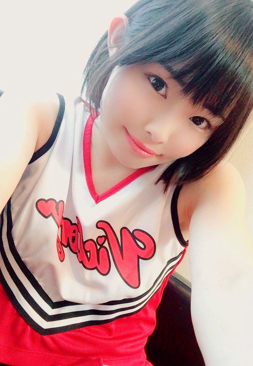 撮影でチアガールさんのお衣装を着せていただきました⭐✨
Tバックのチアガールさんってとってもえっちだと思いました👧🏻💝
ありがとうございましたっ⭐

なんだか毎年冬になると眉毛濃くなる気がするのですが人間にも夏毛とか冬毛あるのかなぁ？