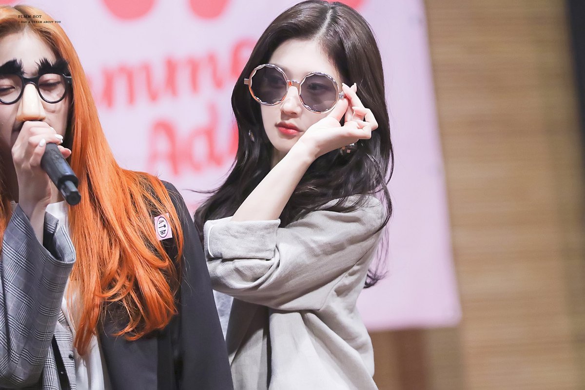 BotPlmm's tweet photo. 😎💘🎂
#HAPPYCHAEYEONDAY 
#DIA #다이아 #정채연 #Chaeyeon #채연 #チェヨン @dia_official https://t.co/CroAhWx9Br