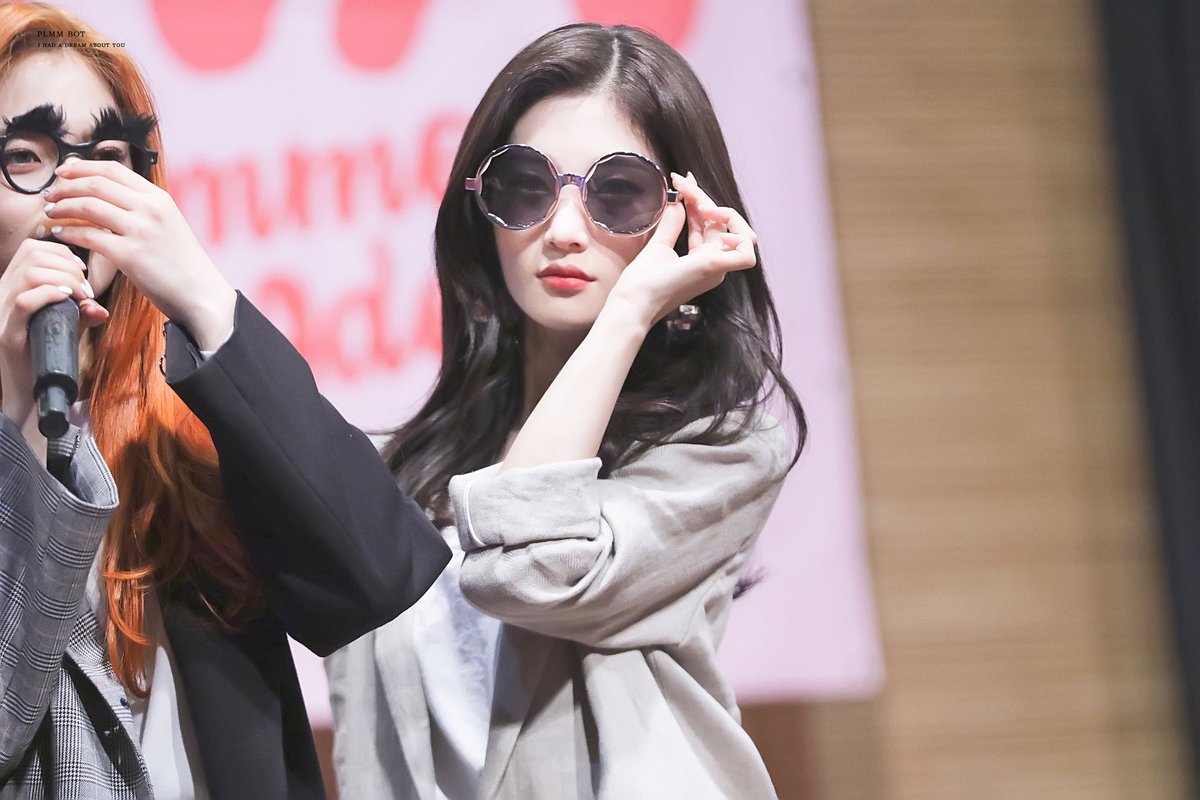 BotPlmm's tweet photo. 😎💘🎂
#HAPPYCHAEYEONDAY 
#DIA #다이아 #정채연 #Chaeyeon #채연 #チェヨン @dia_official https://t.co/CroAhWx9Br