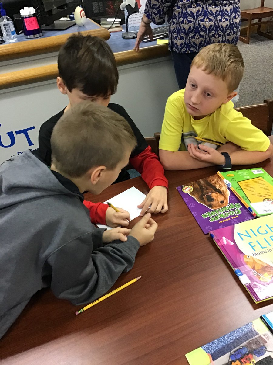 MrsplowdenP's tweet photo. Started our morning by learning steps to research to kick off our next project.  Thanks @DebFowlerd for showing us proper note-taking strategies!  @pvespride #pvespride https://t.co/lXCJHRVVtG