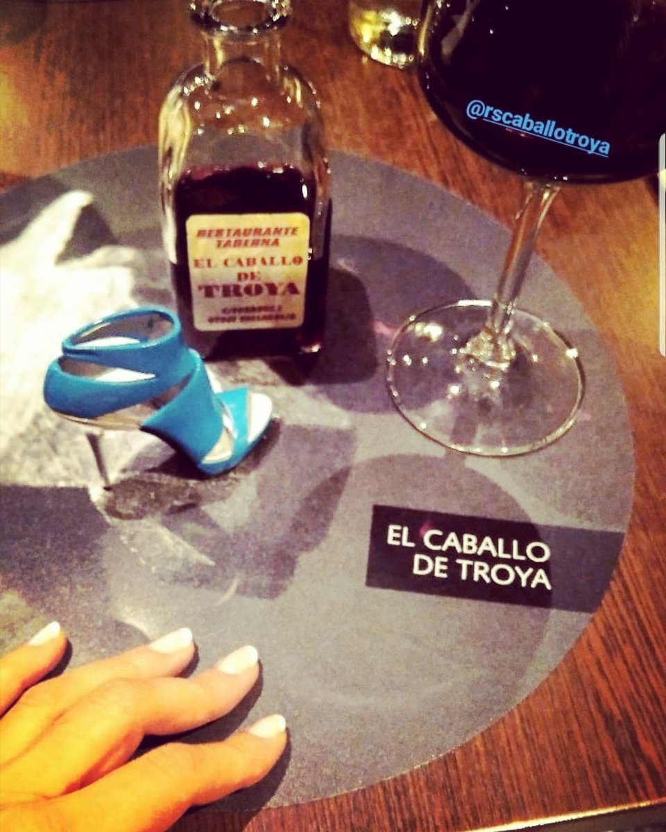 RSCaballoTroya's tweet photo. Hoy @lostaconesdebea la han llevado hasta... ¡#ElCaballo! 👠 GRACIAS por la visita 😉

📞 983 339 355 🐴🍴 https://t.co/LH7QU73kUk

#Restaurante #cocinatradicional #restaurantes #gastro #foodies #gastrolovers #gastroplanes #foodlovers #comidas #cenas #restaurantesconencanto https://t.co/RIxV3pre4Q