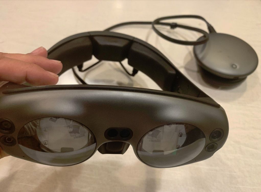 digitalsurgeons's tweet image. Are the AR/VR platforms already won? buff.ly/2r7NS47 #ar #vr #softwareplatforms #ArtificialIntelligence #VirtualReality